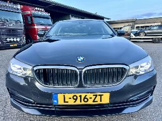 BMW 5-serie 530i 252pk aut + f1 High Exe Sportline sedan - head up - navi - camera - keyless - front + line + side assist picture 3