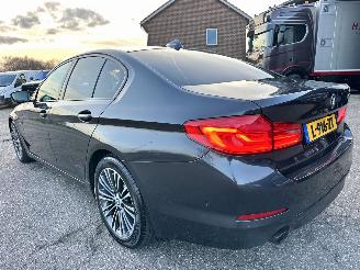 BMW 5-serie 530i 252pk aut + f1 High Exe Sportline sedan - head up - navi - camera - keyless - front + line + side assist picture 7