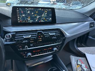 BMW 5-serie 530i 252pk aut + f1 High Exe Sportline sedan - head up - navi - camera - keyless - front + line + side assist picture 49