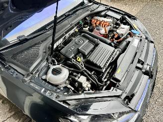 Volkswagen Golf Gereserveerd GTE 1.4 TSI 225pk aut + f1 5drs - nap - pano - leer - navi - camera - acc - front assist - schroefset + 18 inch picture 12