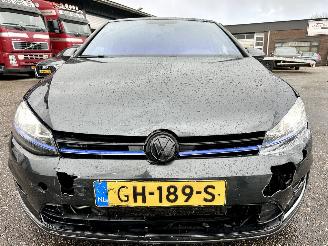 Volkswagen Golf Gereserveerd GTE 1.4 TSI 225pk aut + f1 5drs - nap - pano - leer - navi - camera - acc - front assist - schroefset + 18 inch picture 3