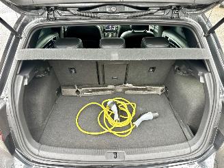 Volkswagen Golf Gereserveerd GTE 1.4 TSI 225pk aut + f1 5drs - nap - pano - leer - navi - camera - acc - front assist - schroefset + 18 inch picture 11