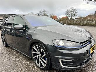 Volkswagen Golf Gereserveerd GTE 1.4 TSI 225pk aut + f1 5drs - nap - pano - leer - navi - camera - acc - front assist - schroefset + 18 inch picture 4
