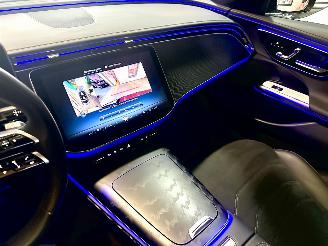 Mercedes E-klasse 300e Hybrid 268pk aut + f1 AMG-Line - pano - sfeerverl - memory l+r - front + line + side assist - 16dkm picture 17