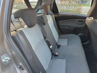 Toyota Yaris 1.0 VVT-i 69pk Comfort 5drs - nap - front + line assist - airco - bleutooth - aux - usb - stuurbediening picture 30