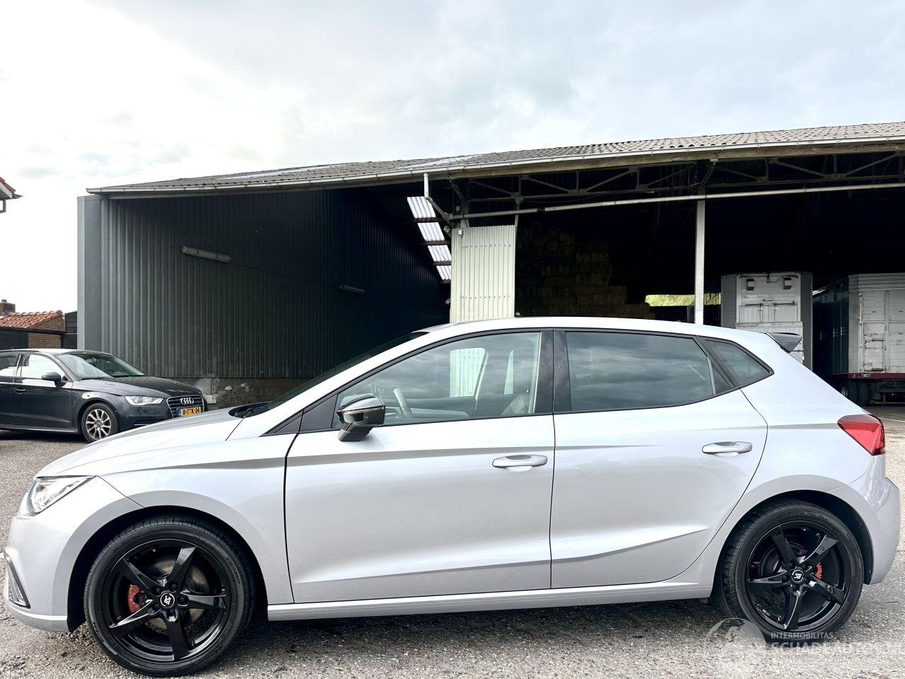 Seat Ibiza FR 1.0 TSI 110pk 7-traps aut + F1 5drs - nap - navi - camera - sfeerverl - front + line assist - virtual cockpit