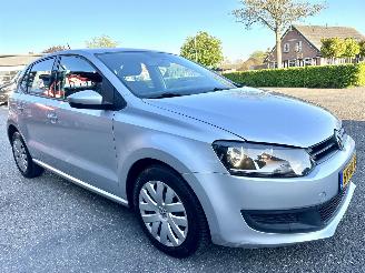 Volkswagen Polo Gereserveerd 1.4-16V 86pk dsg aut Comfortl 5drs - nap - airco - cruise - 4x elektr ramen - esp - boekjes + 2x sleutels op afstandbed picture 3