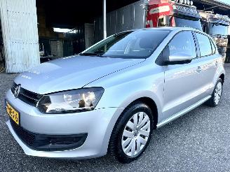 Volkswagen Polo Gereserveerd 1.4-16V 86pk dsg aut Comfortl 5drs - nap - airco - cruise - 4x elektr ramen - esp - boekjes + 2x sleutels op afstandbed picture 2