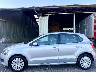 krockskadad bil auto Volkswagen Polo 1.4-16V 86pk dsg aut Comfortl 5drs - nap - airco - cruise - 4x elektr ramen - esp - boekjes + 2x sleutels op afstandbed 2010/8