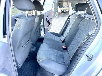 Volkswagen Polo Gereserveerd 1.4-16V 86pk dsg aut Comfortl 5drs - nap - airco - cruise - 4x elektr ramen - esp - boekjes + 2x sleutels op afstandbed picture 30