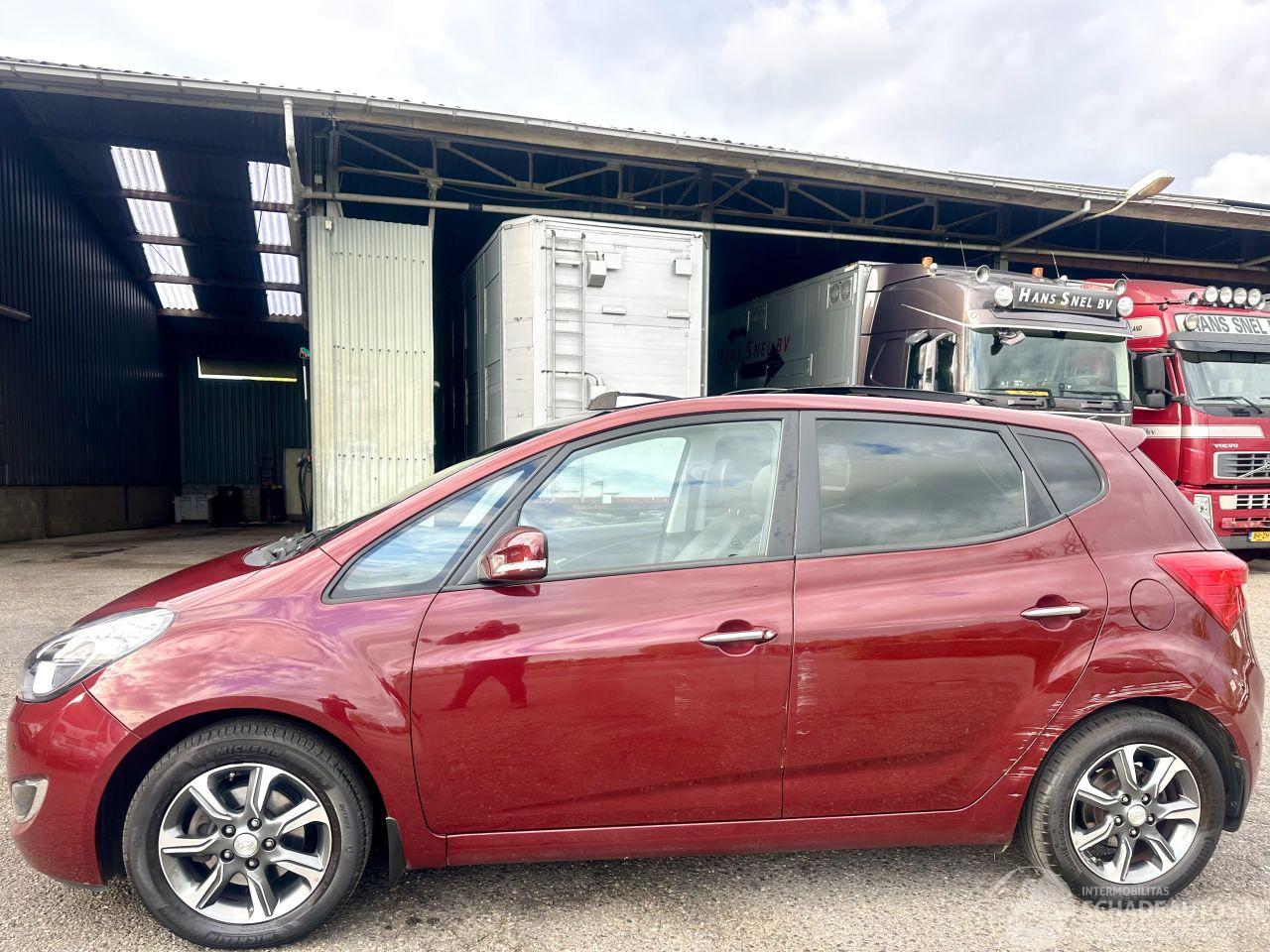 Hyundai Ix20 1.6i 125pk automaat Premium - nap - pano - leer - stuur + stoelverw - navi - camera - 1e eig - pdc v+a