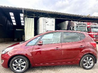 Unfallwagen Hyundai Ix20 1.6i 125pk automaat Premium - nap - pano - 2015/8