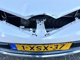 Toyota Auris Touring Sports 1.8 Hybrid 123pk aut - pano - nap - camera - navi - keyless start - parelmoer - privacy glass - org nl picture 11