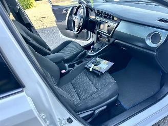 Toyota Auris Touring Sports 1.8 Hybrid 123pk aut - pano - nap - camera - navi - keyless start - parelmoer - privacy glass - org nl picture 23