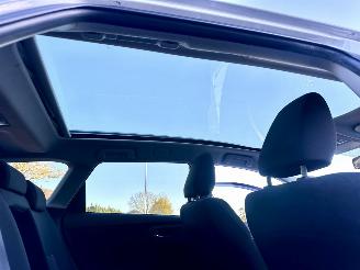 Toyota Auris Touring Sports 1.8 Hybrid 123pk aut - pano - nap - camera - navi - keyless start - parelmoer - privacy glass - org nl picture 63