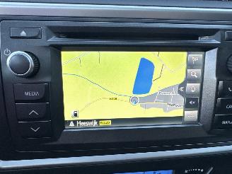 Toyota Auris Touring Sports 1.8 Hybrid 123pk aut - pano - nap - camera - navi - keyless start - parelmoer - privacy glass - org nl picture 19
