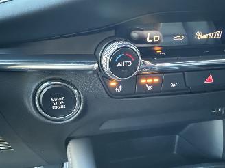Mazda 3 gereserveerd 2.0 e-SkyActiv-X Hybrid aut 180 Luxury - nap - Hud - 360 cam - leer - stuur + stoelverw - bose - memory - keyless picture 16