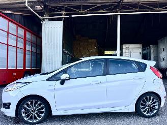 skadebil auto Ford Fiesta 1.0 EcoBoost ST-Line 5drs - nap - navi - airco - cruise - zwarte hemel - pdc - trekh - licht + regensensor 2016/9