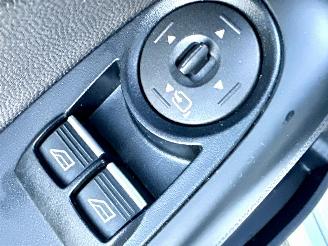 Ford Fiesta 1.0T EcoBoost ST-Line 5drs - nap - navi - clima + cruise - zwarte hemel - pdc - trekh - licht + regensensor picture 39