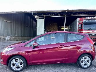 Schadeauto Ford Fiesta 1.25i 82pk Titanium 3drs - nap - airco - 2010/3