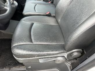 Mercedes Vito Gereserveerd 110 2.2 CDI 95pk 6-bak 320 Functional - nap - airco - 3 pers - leer - elektr pakket - facelift model picture 35