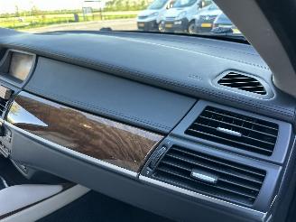 BMW X6 xDrive50i 4.4 TwinTurbo 408pk 8-traps aut + f1 Exe - facelift - hud - 22 inch - softclose - stuurverw - keyless picture 38