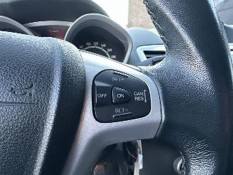 Ford Fiesta 1.25i 82pk Titanium 5drs - 94dkm nap - airco - cruise - licht + regensensor + aut dimmend binnenspiegel - lmv picture 18