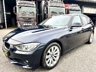 BMW 3-serie Touring 320i 184pk 8-traps aut High Executive - nap - xenon - beige leer - stoelverw - navi - pdc - elektr klep picture 2