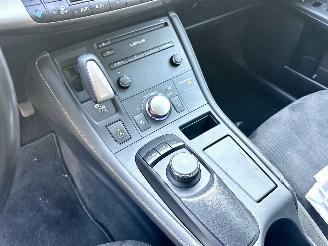 Lexus Ct 200h Hybrid 123pk aut Business Line - nap - navi - camera - dealer onderhouden - licht + regens + dimmend spiegel picture 25