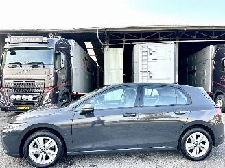 krockskadad bil auto Volkswagen Golf 1.0 TSI 110pk 6-bak Life Edition 5drs - nap - virtual - carplay - front + line assist - sfeerverl - pdc v+a 2021/3
