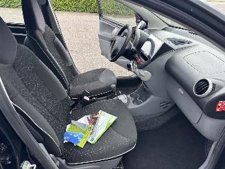 Peugeot 107 Gereserveerd 1.0-12v automaat 68pk XS 5drs - nap - carplay - airco - 49dkm - elektr ramen - toerenteller picture 44