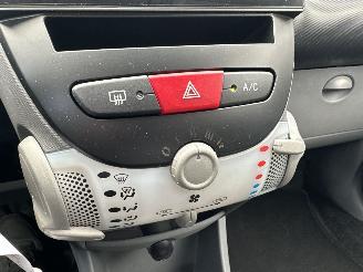 Peugeot 107 Gereserveerd 1.0-12v automaat 68pk XS 5drs - nap - carplay - airco - 49dkm - elektr ramen - toerenteller picture 38
