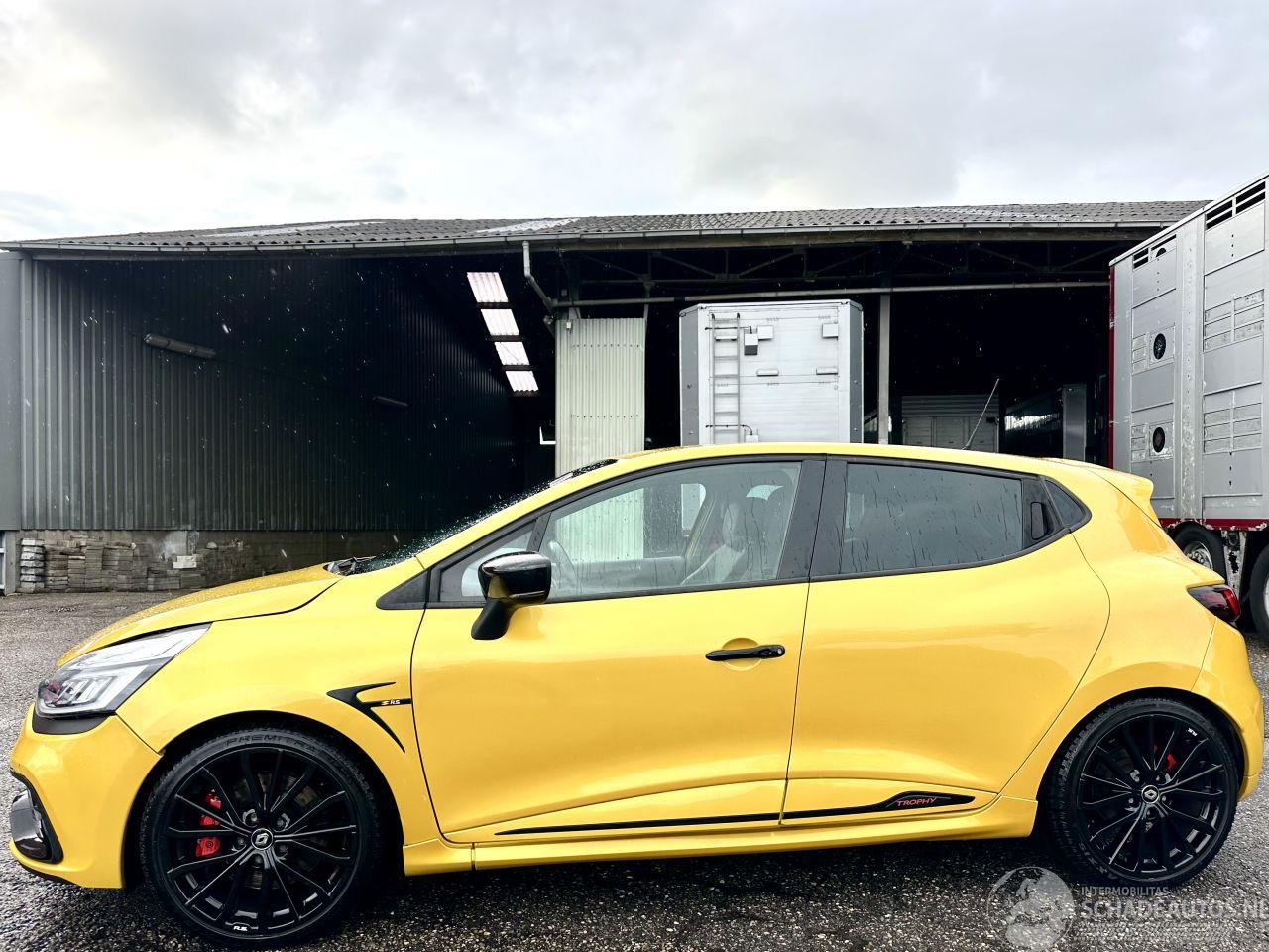 Renault Clio RS Trophy 1.6 Turbo aut + F1 290pk - navi - cam - leer - rode gordels - bose - 18 inch - stage 2 - keyless
