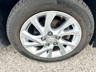 Toyota Auris Touring Sports 1.8 Hybrid 99pk aut Executive - facelift - camera - clima - cruise - privacy glass - licht + regensensor picture 100