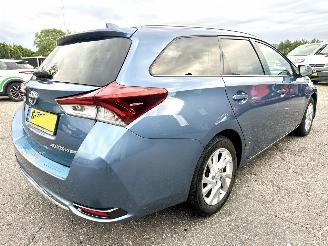 Toyota Auris Touring Sports 1.8 Hybrid 99pk aut Executive - facelift - camera - clima - cruise - privacy glass - licht + regensensor picture 5