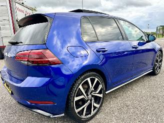 Volkswagen Golf 1.5 TSI is 150pk aut + f1 R-Line 5drs - pano - virtual - 19 inch - keyless - front + line assist - carplay - kameleon tint picture 5