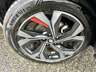 Renault Arkana 1.6 E-Tech Hybrid 145pk 8-traps aut RS-Line - cam - carbon - leer - keyless - stuurverw - front + line + side assist picture 77