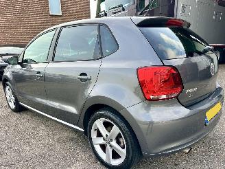 Volkswagen Polo Gereserveerd 1.2 TSI 105pk 6-bak Highline 5drs - 75dkm nap - clima + cruise contr - lmv - 4x elektr ramen - privacy glass picture 5