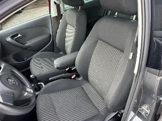 Volkswagen Polo Gereserveerd 1.2 TSI 105pk 6-bak Highline 5drs - 75dkm nap - clima + cruise contr - lmv - 4x elektr ramen - privacy glass picture 53