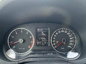 Volkswagen Polo Gereserveerd 1.2 TSI 105pk 6-bak Highline 5drs - 75dkm nap - clima + cruise contr - lmv - 4x elektr ramen - privacy glass picture 17