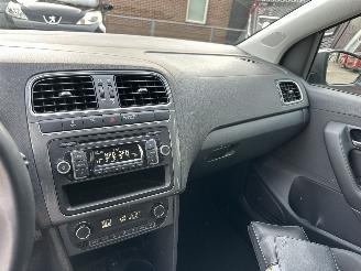 Volkswagen Polo Gereserveerd 1.2 TSI 105pk 6-bak Highline 5drs - 75dkm nap - clima + cruise contr - lmv - 4x elektr ramen - privacy glass picture 34