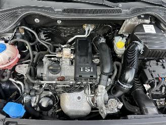 Volkswagen Polo Gereserveerd 1.2 TSI 105pk 6-bak Highline 5drs - 75dkm nap - clima + cruise contr - lmv - 4x elektr ramen - privacy glass picture 78
