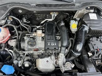 Volkswagen Polo Gereserveerd 1.2 TSI 105pk 6-bak Highline 5drs - 75dkm nap - clima + cruise contr - lmv - 4x elektr ramen - privacy glass picture 76