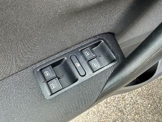 Volkswagen Polo Gereserveerd 1.2 TSI 105pk 6-bak Highline 5drs - 75dkm nap - clima + cruise contr - lmv - 4x elektr ramen - privacy glass picture 21