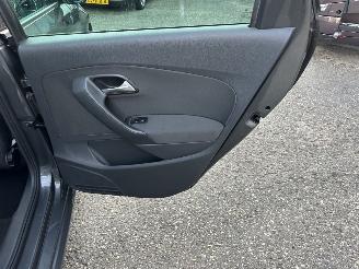 Volkswagen Polo Gereserveerd 1.2 TSI 105pk 6-bak Highline 5drs - 75dkm nap - clima + cruise contr - lmv - 4x elektr ramen - privacy glass picture 40