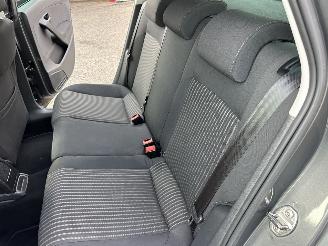 Volkswagen Polo Gereserveerd 1.2 TSI 105pk 6-bak Highline 5drs - 75dkm nap - clima + cruise contr - lmv - 4x elektr ramen - privacy glass picture 42