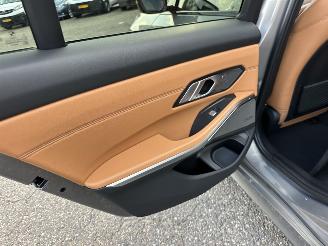 BMW 3-serie 320d 190pk aut + f1 xDrive High Exe sedan - schuifdak - harman/k - head up - keyless - 360cam - stuurverw picture 36