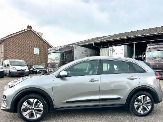 Unfallwagen Kia e-Niro 64kWh  204pk aut + f1 DynamicLine 2022/8