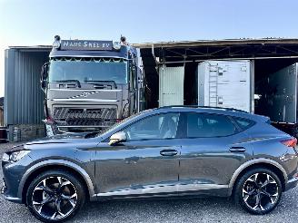Damaged car Cupra Formentor 1.4 TSI 245pk aut + f1 e-Hybrid Essential - nap - virtual - camera - keyless - front + line + smart assist 2023/9