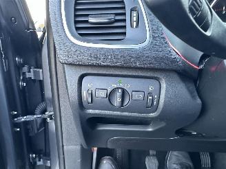 Volvo V-40 1.6 D2 114pk 6-bak Momentum - navi - camera - velgen - sfeerverl - getint glas - pdc - rijdbaar picture 28